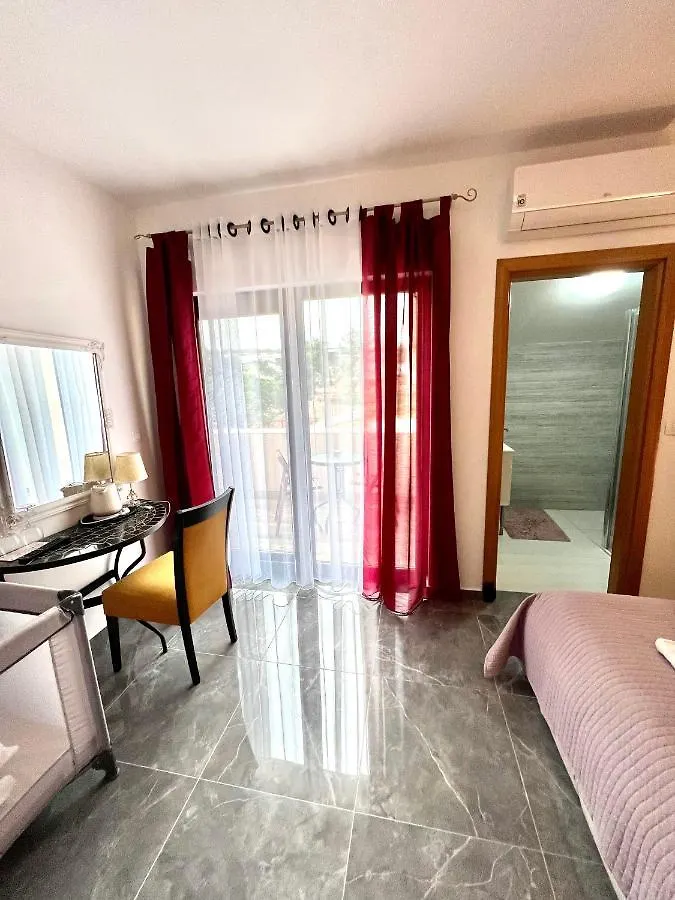 Guest house Residence Antiqua Rooms1 Bibinje